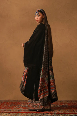 Khumar (Euphoria) Velvet Cape