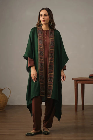 Manto's Unisex Green Acrylic Cape featuring Urdu Calligraphy printed on the border