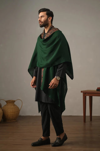 Manto's Unisex Green Acrylic Cape featuring Urdu Calligraphy printed on the border