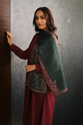 Manto Women's Crinkled Silk Green Haya Stole Featuring Urdu Poetry