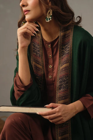 Manto's Unisex Green Acrylic Cape featuring Urdu Calligraphy printed on the border