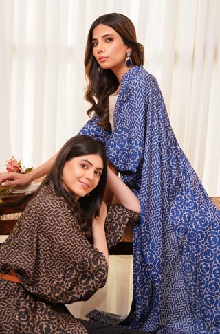 Shopmanto, wear manto, manto clothing brand, manto pakistan, ladies clothing brand, urdu calligraphy clothing, ladies outerwear cape shrug, wear manto women blue and beige front open soft crepe upper cape Ayra shrug with urdu calligraphy