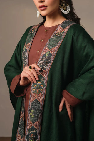 Manto's Unisex Green Wrap around Style Cape with Urdu Calligraphy