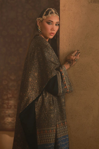 Nayyara (Luminous) Velvet Cape