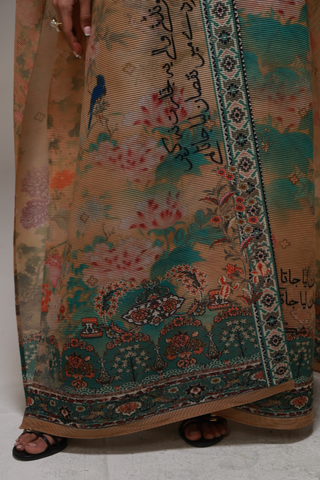 Gul-e-Aftab (Flower Of The Sun) Cape