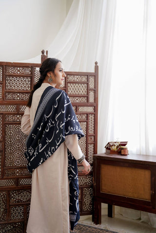 Shopmanto, wear manto pakistani clothing brand women ready to wear black urdu bol odhni dupatta long scarf shawl, pakistani urdu dupatta with calligraphy throughout dupatta