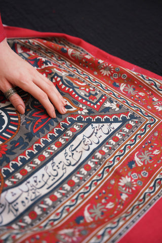 Talaash (Search) Odhni - Beige & Red