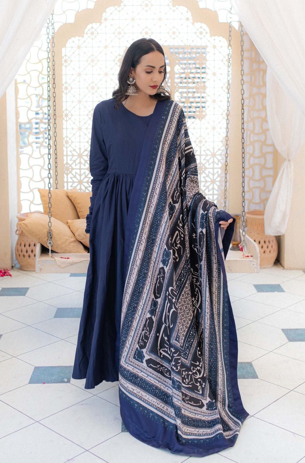 Rashk (Envious Moon) - Blue & White Shawl – mantouae